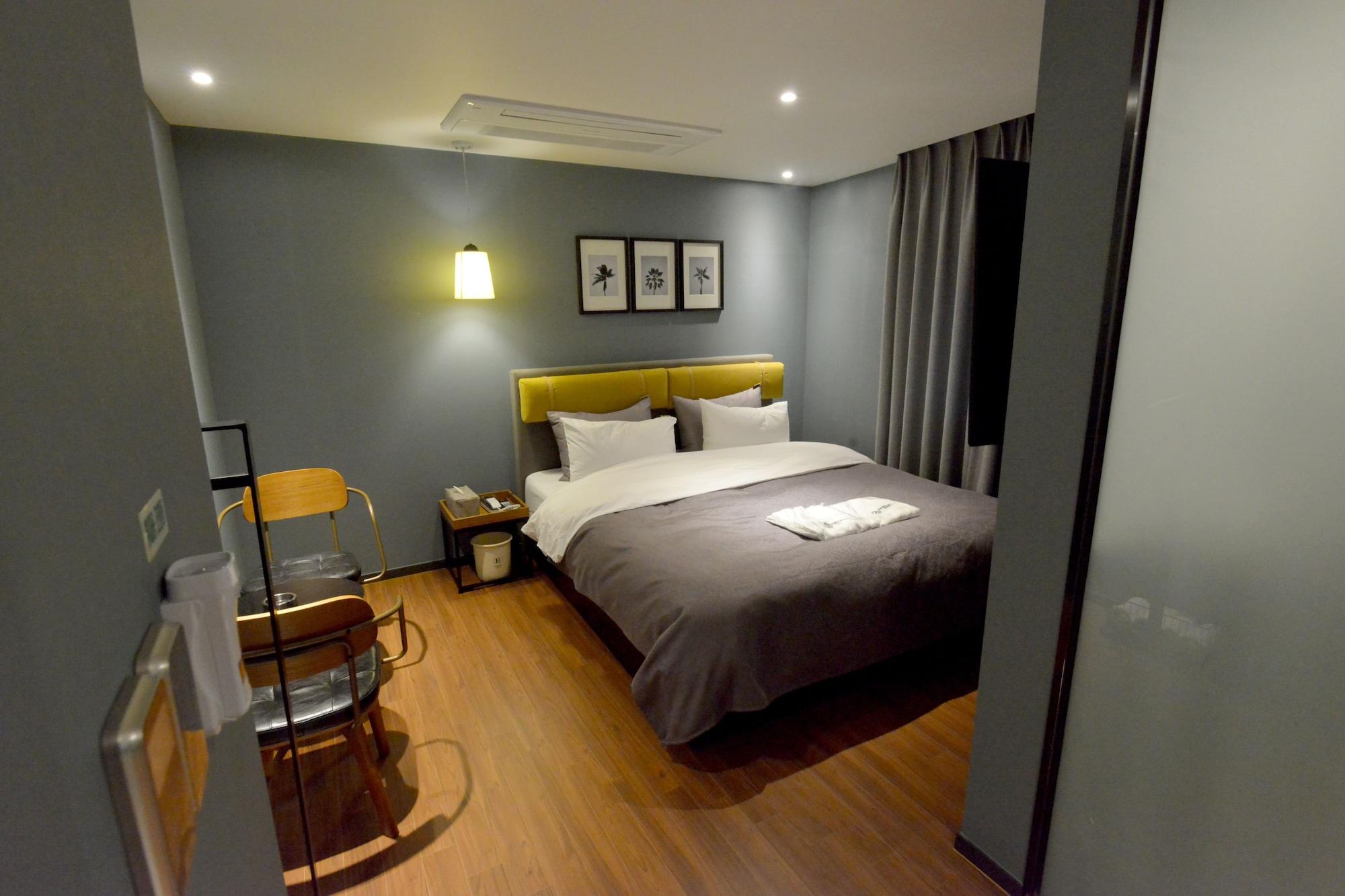 Brown Dot Hotel Changwon Esterno foto