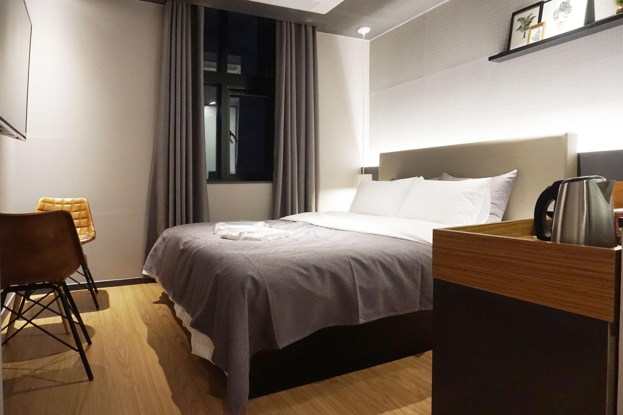 Brown Dot Hotel Changwon Esterno foto