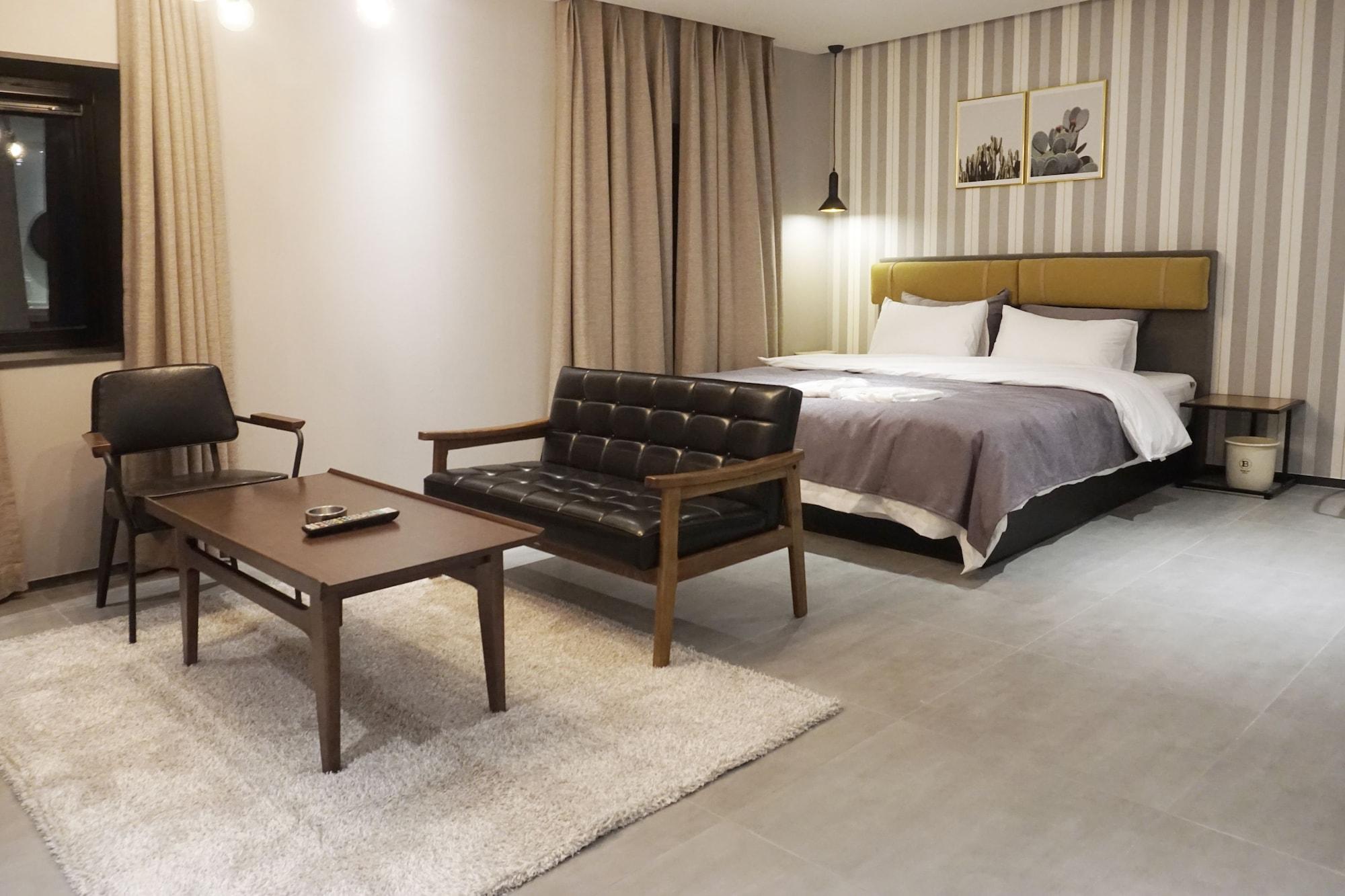 Brown Dot Hotel Changwon Esterno foto