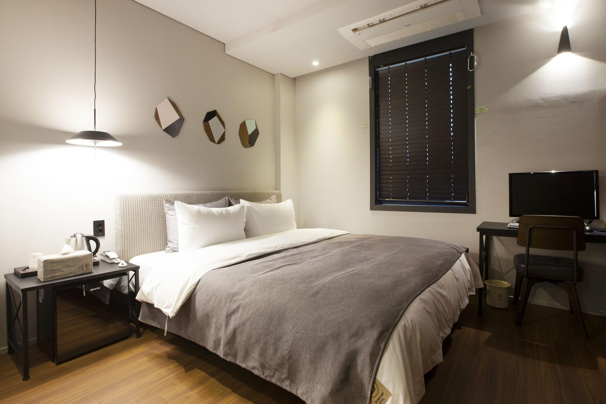 Brown Dot Hotel Changwon Esterno foto