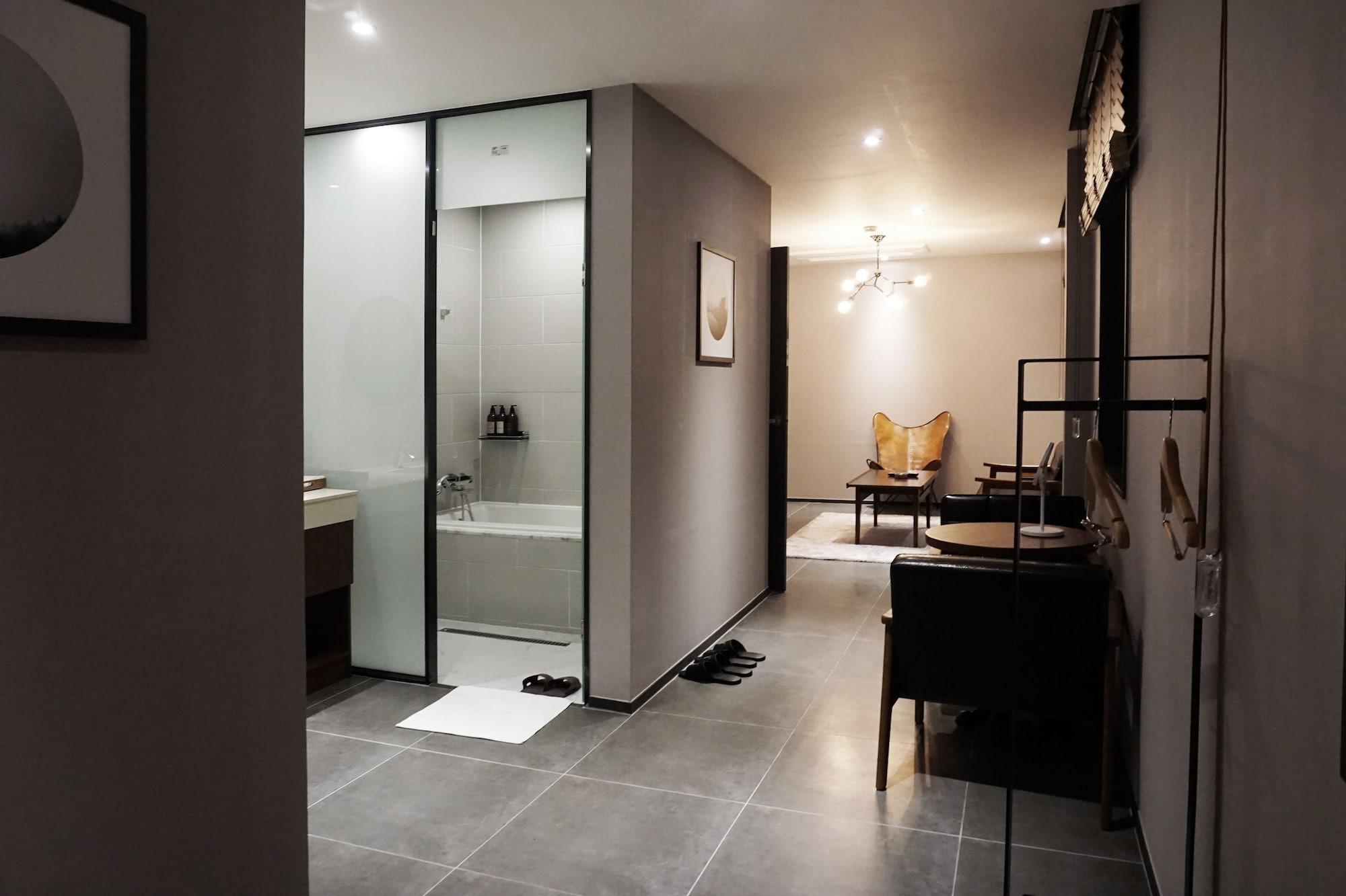 Brown Dot Hotel Changwon Esterno foto
