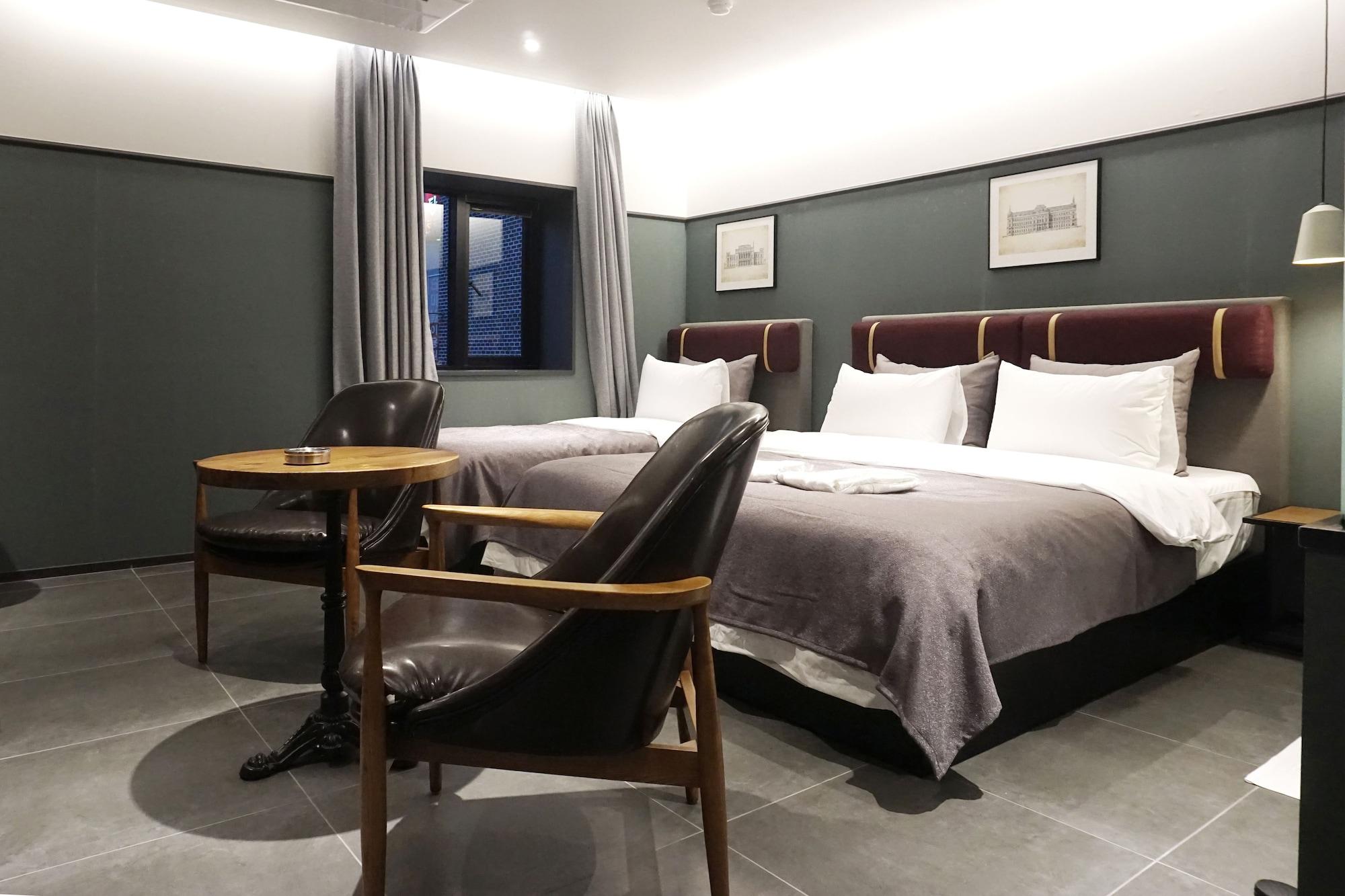 Brown Dot Hotel Changwon Esterno foto