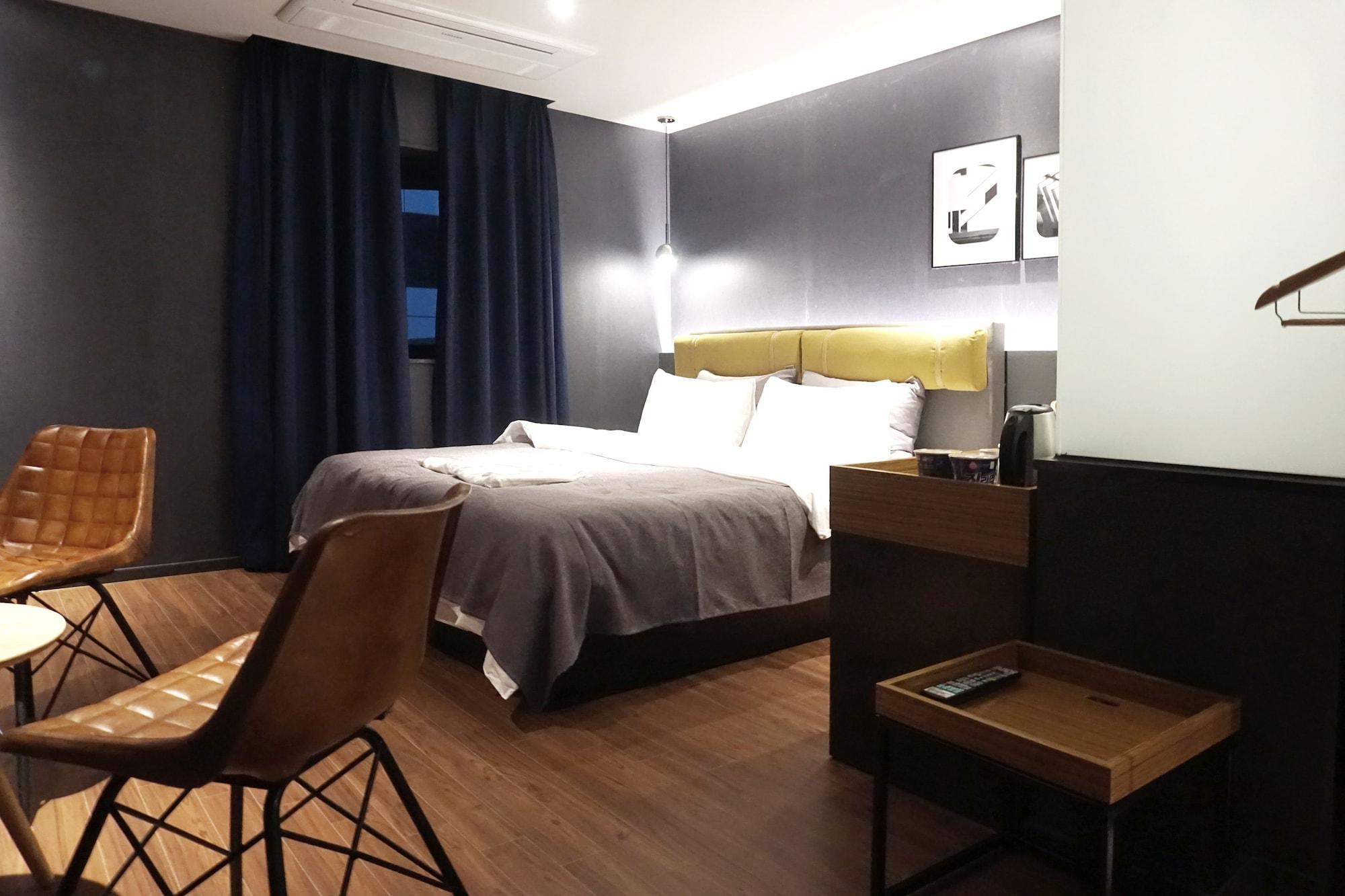 Brown Dot Hotel Changwon Esterno foto