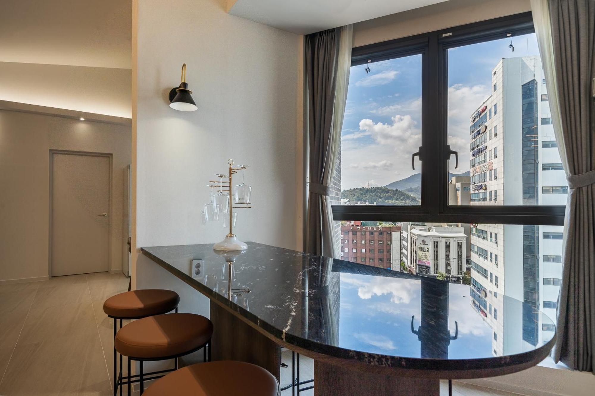 Brown Dot Hotel Changwon Esterno foto