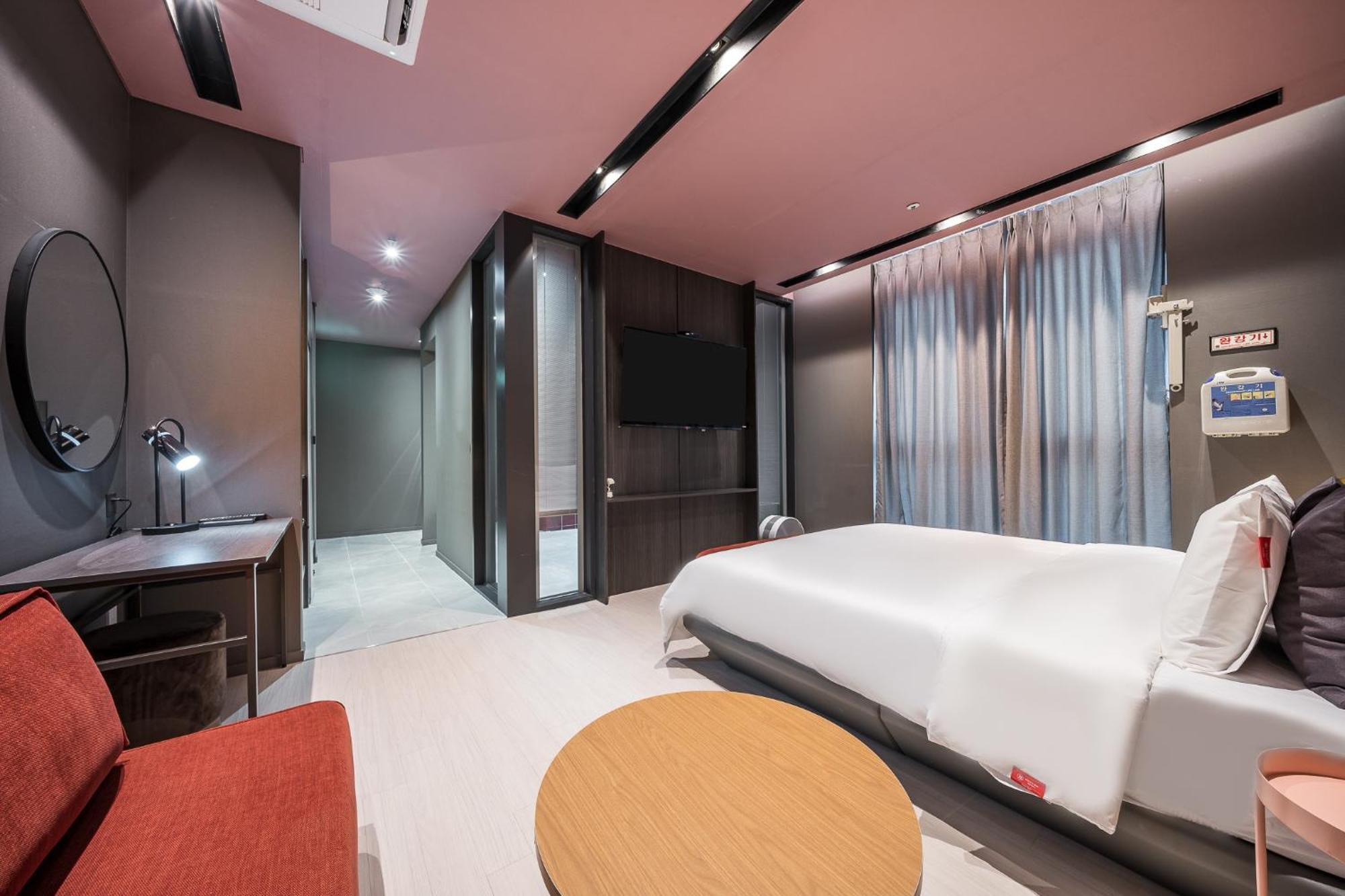 Brown Dot Hotel Changwon Esterno foto